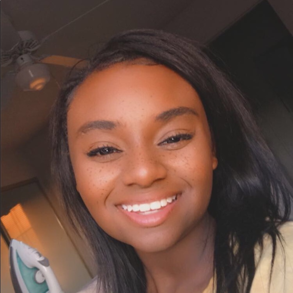 Meet your Posher, Danai